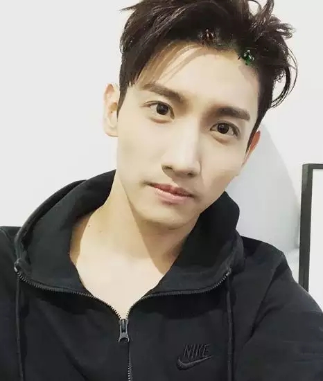 동방신기 최강창민 연하의 여성과 열애중, 데뷔 16주년 관련 이미지 2