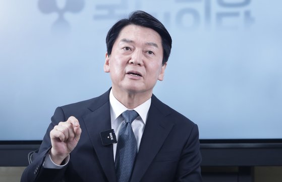 4번 안철수 후보, 유세 버스 2명 사망.. 이유는? 관련 이미지 2