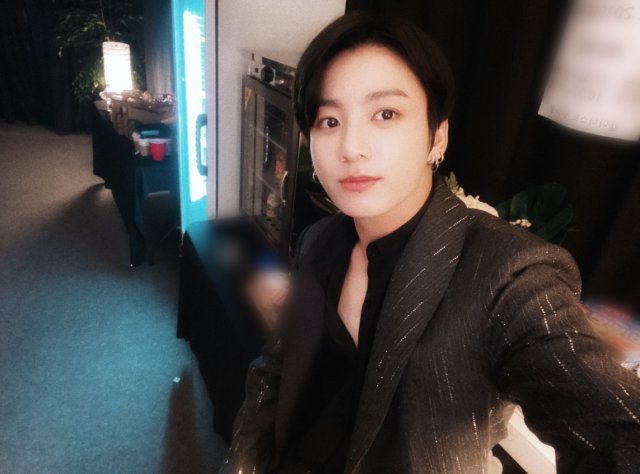 BTS(방탄소년단) 정국 교통사고, 타박상 병원치료중 관련 이미지 8