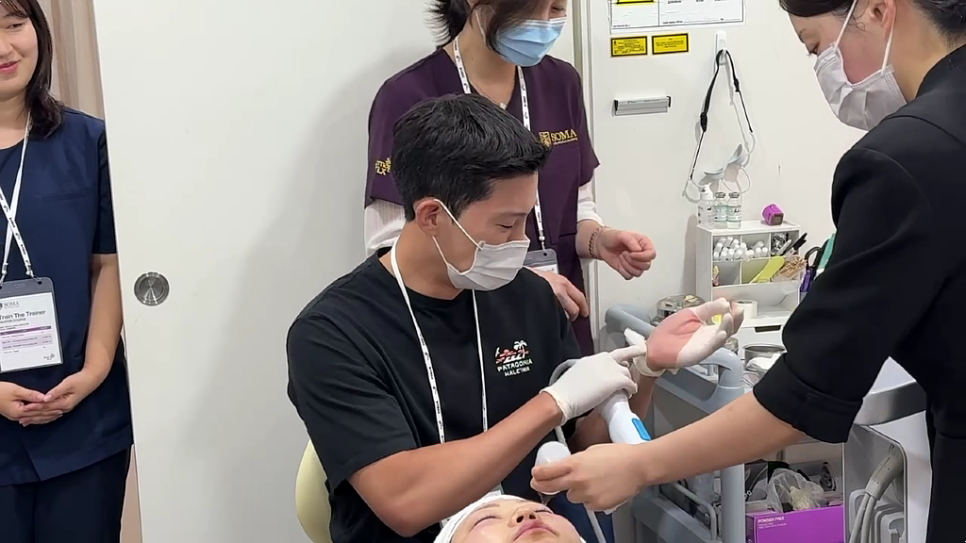 홍대역 피부과 어깨필러 리터치 1~2회, 시기가 결과를 결정합니다 관련 이미지 10