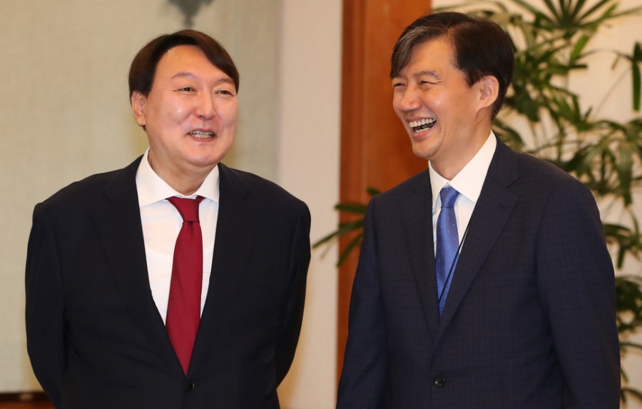 공수처법 통과, 기뻐하는 조국 전 법무부 장관(전문) 관련 이미지 2