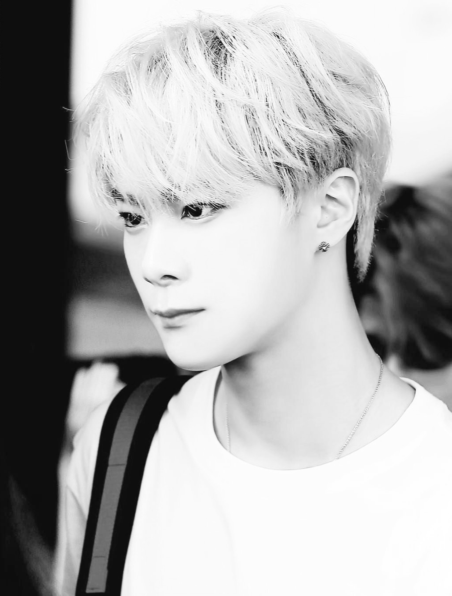 아스트로 문빈 사망, 자택서 극단적 선택.. 관련 이미지 1