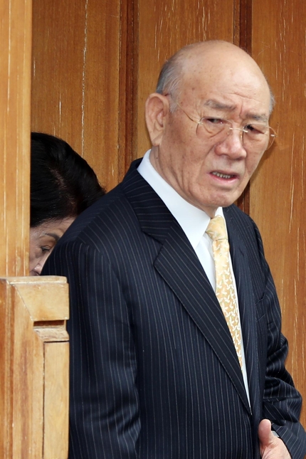 1212사태, 전두환 40주년 기념 만찬 논란! 1212사태가 무엇이길래.. 관련 이미지 6