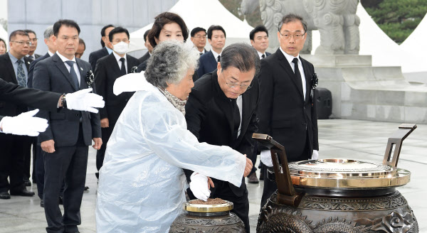 야구선수 강병규, 천안함 유족에 관련 이미지 4