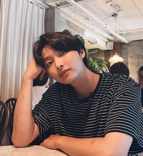 리미트리스 윤희석, 멤버 간 관련 이미지 4