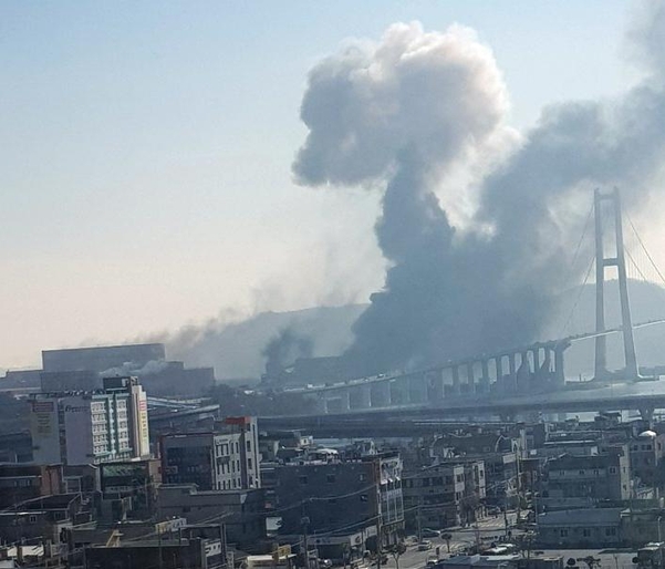 포스코 광양제철소, 폭발사고.. 5명 병원 이송 관련 이미지 3