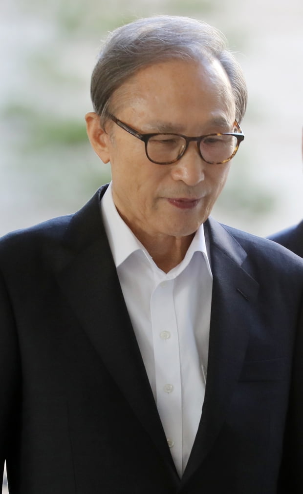 이명박 전 대통령, 관련 이미지 3