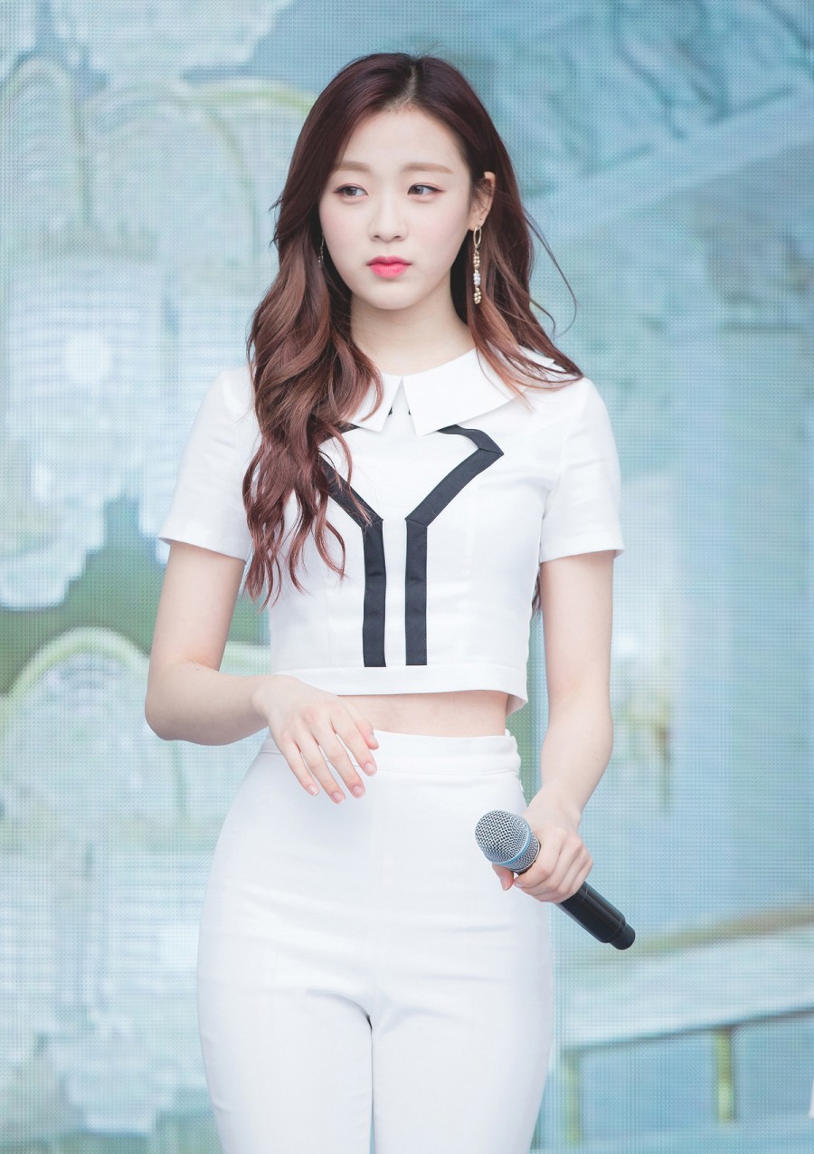 에이프릴 진솔, 미성년자 성희롱 고충 토로(영상) 관련 이미지 4