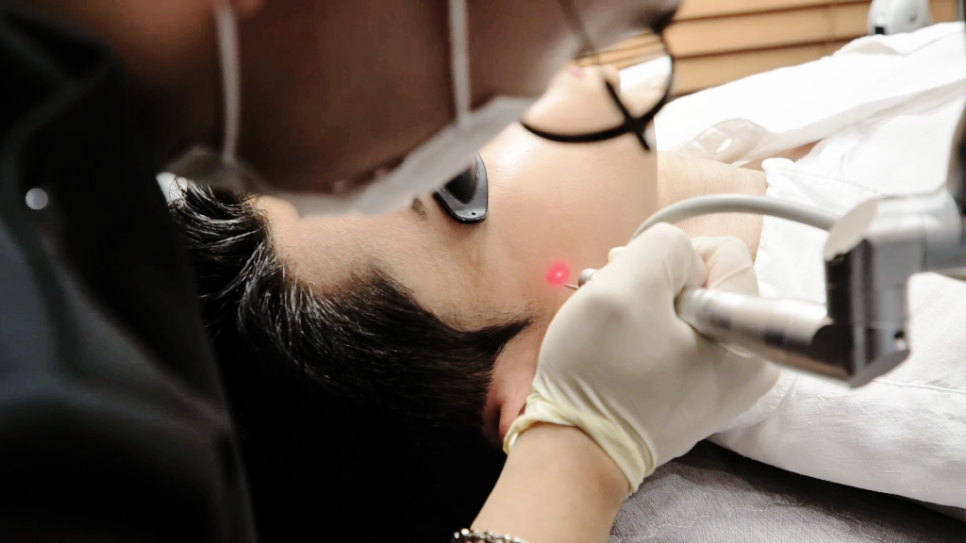 Maggok Dermatology: For Melasma, Which Is More Effective — Pico Laser or Laser Toning? image 3
