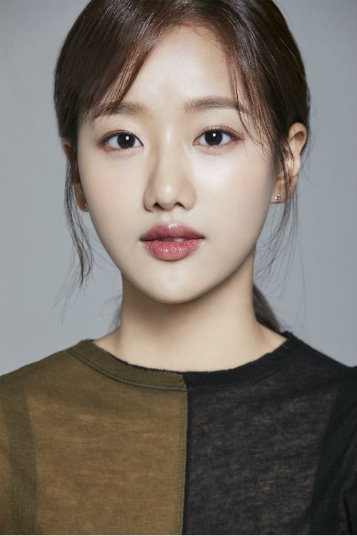 에이프릴 이나은, 과거 관련 이미지 2