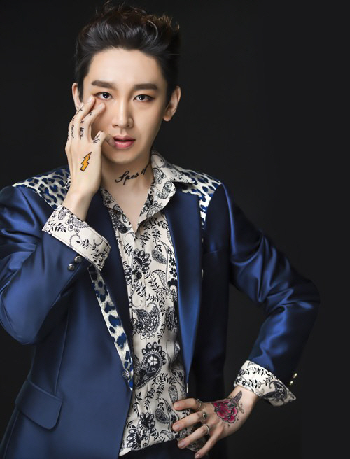 뮤지컬배우 김호영, 동성 성추행 혐의 피소 경찰 소환 불응 관련 이미지 5