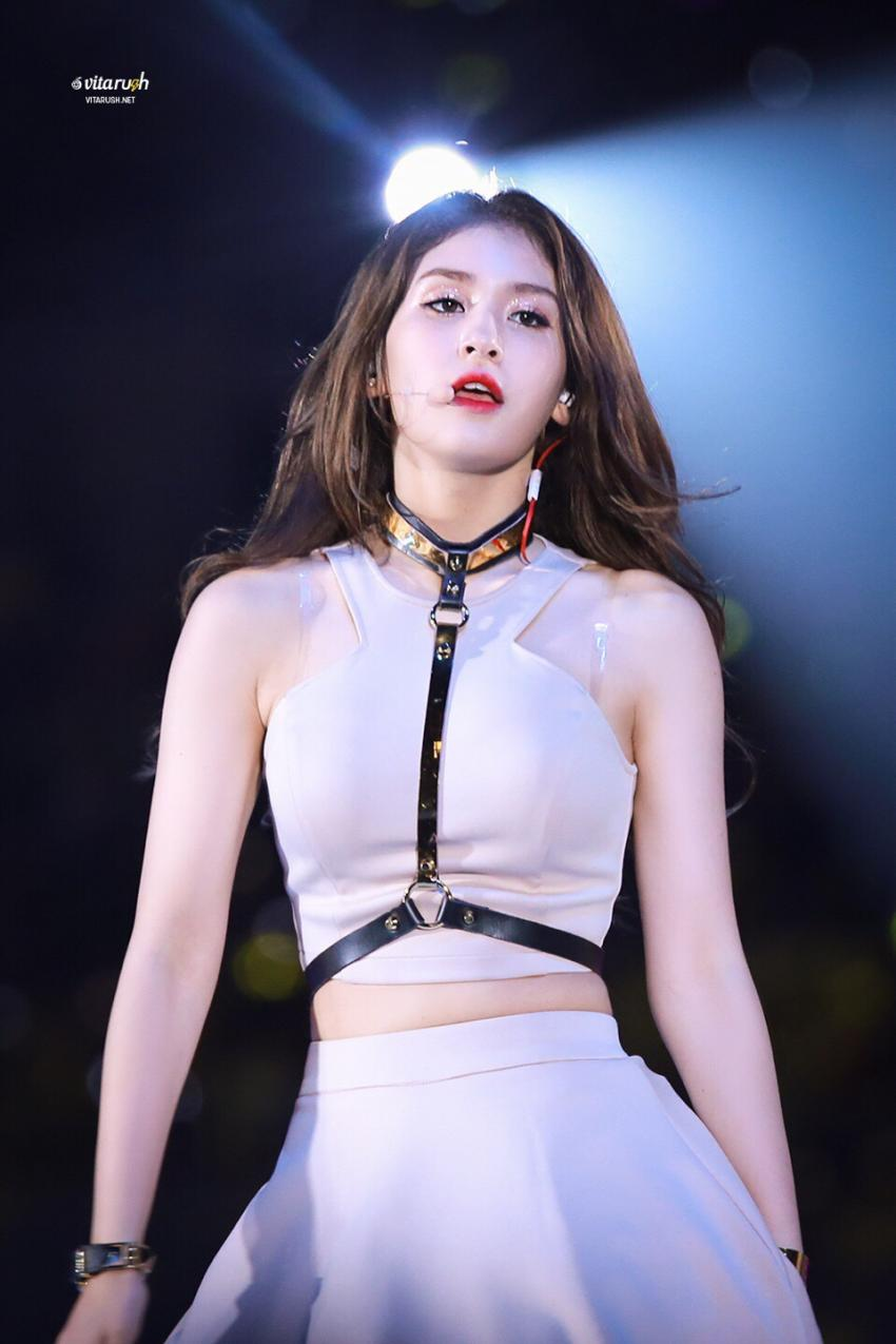가수 전소미, 20살에 2억5000만원 관련 이미지 2