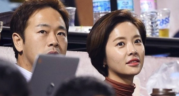 배우 황정음, 결혼 관련 이미지 2