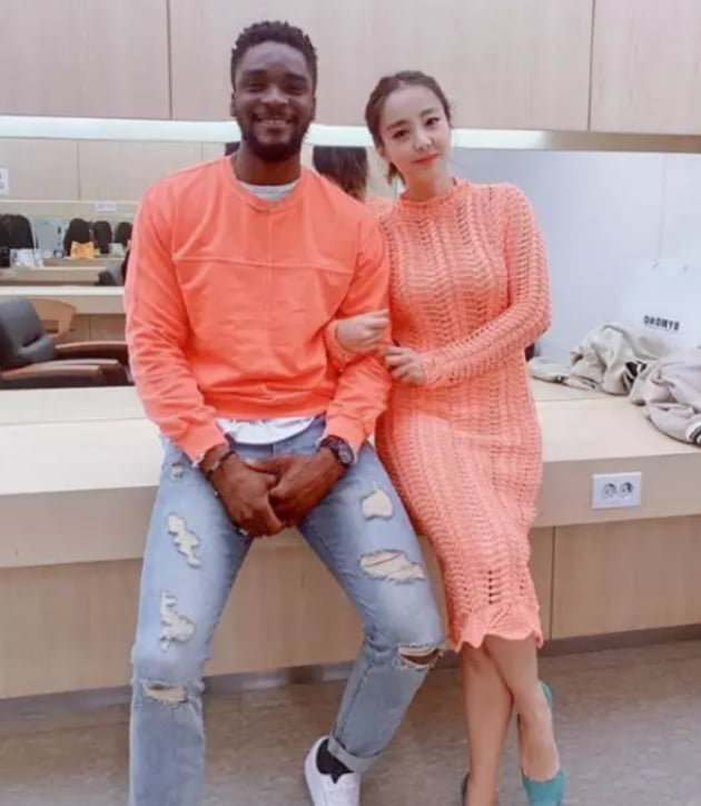 샘 오취리, 관련 이미지 2