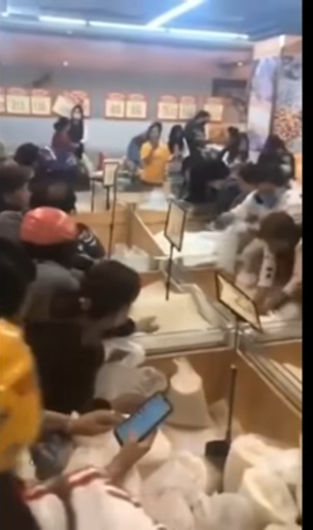 우한 폐렴으로 관련 이미지 13