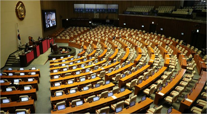 공수처법 통과, 기뻐하는 조국 전 법무부 장관(전문) 관련 이미지 1