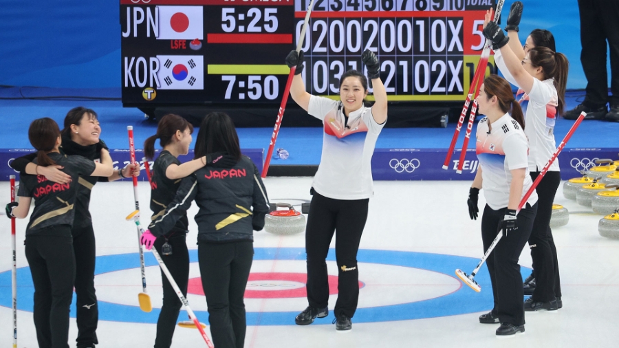 올림픽 한국 컬링, 일본에 10-5 완승! 4강 진출 가능성 관련 이미지 2