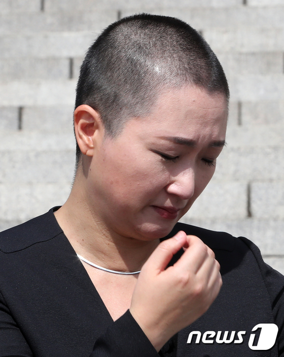 이언주 의원 삭발식, 국민 개돼지 취급 민주주의 사망 화제 관련 이미지 4