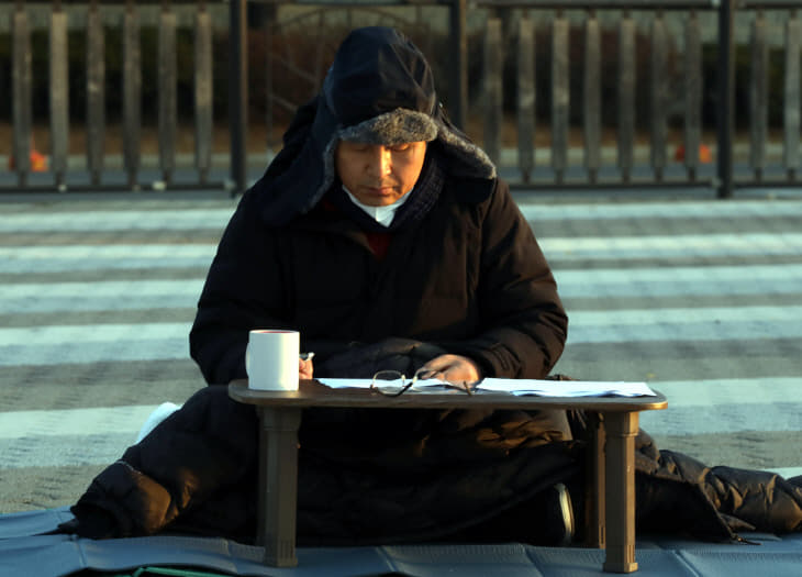 자유한국당 대표 황교안, 단식투쟁 7일차! 그 이유는? 공수처 지소미아 패스트트랙 뜻 관련 이미지 2