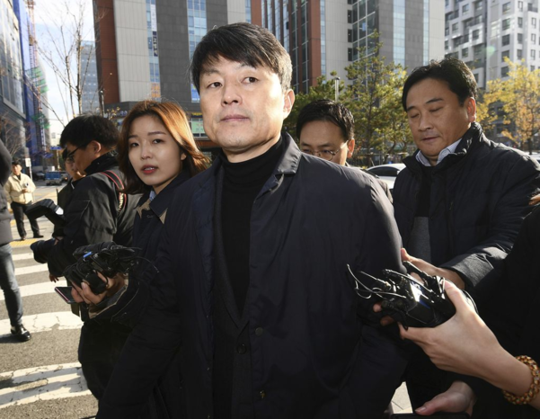 청와대 압수수색, 유재수 전 부시장 감찰 중단 의혹 관련 이미지 4
