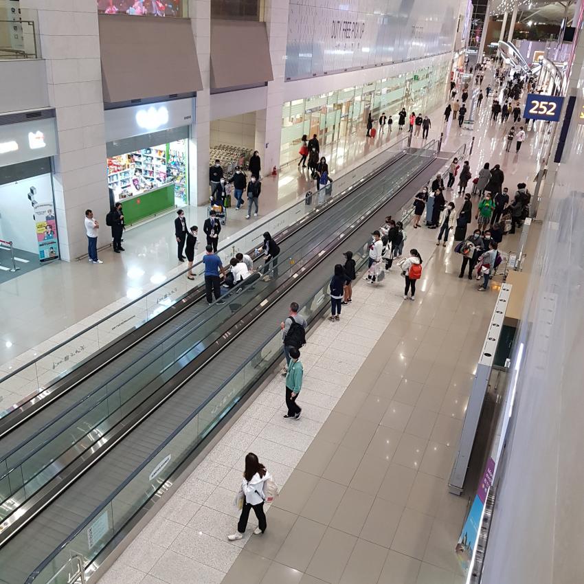 국내 코로나19 확진자, 2022명.. 2000명대 돌파! 관련 이미지 2