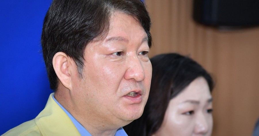 권영진 대구시장, 회의중 실신.. 관련 이미지 2