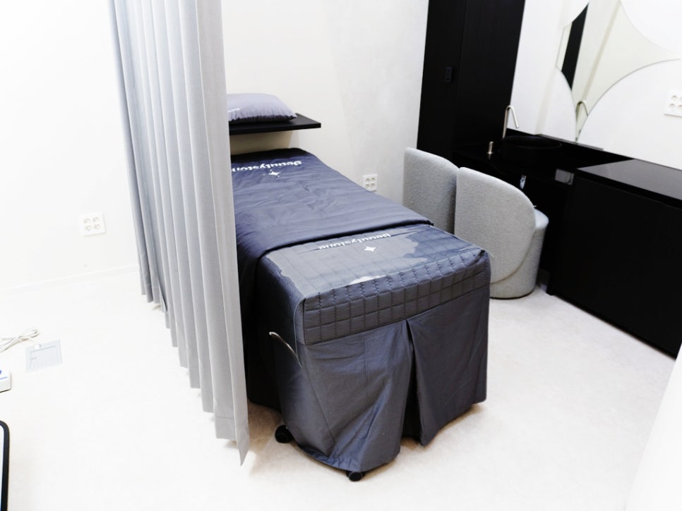 Yeonsinnae Dermatology Skin Booster: Explaining the Difference Between ReTuo and Cellrdiem image 8