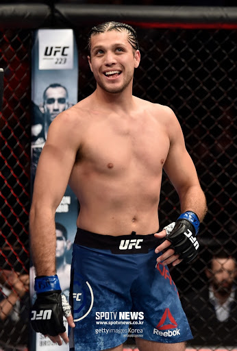 UFC 랭킹 2위 오르테가, 가수 관련 이미지 1