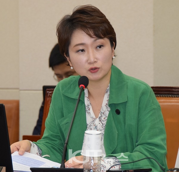 이언주 의원 삭발식, 국민 개돼지 취급 민주주의 사망 화제 관련 이미지 1