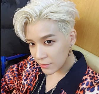 가수 강성훈, 관련 이미지 2