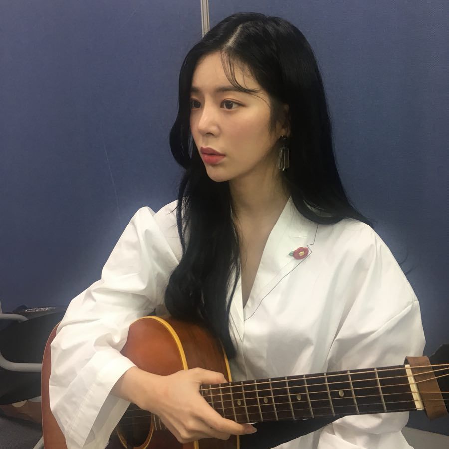 가수 장재인, 18세 때 관련 이미지 3