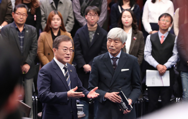 국민이 묻는다, 문대통령 모병제 스쿨존 최저임금 조국 질문 답변 정리 관련 이미지 5
