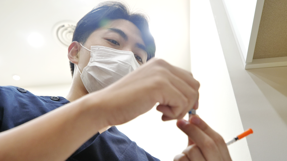 Maggok Dermatology: For Melasma, Which Is More Effective — Pico Laser or Laser Toning? image 2