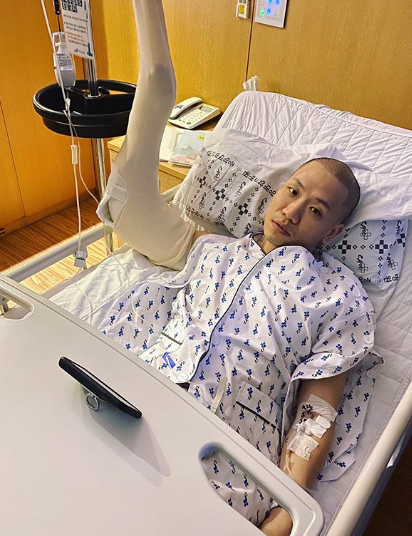 래퍼 개코, 오른팔 부상으로 관련 이미지 3