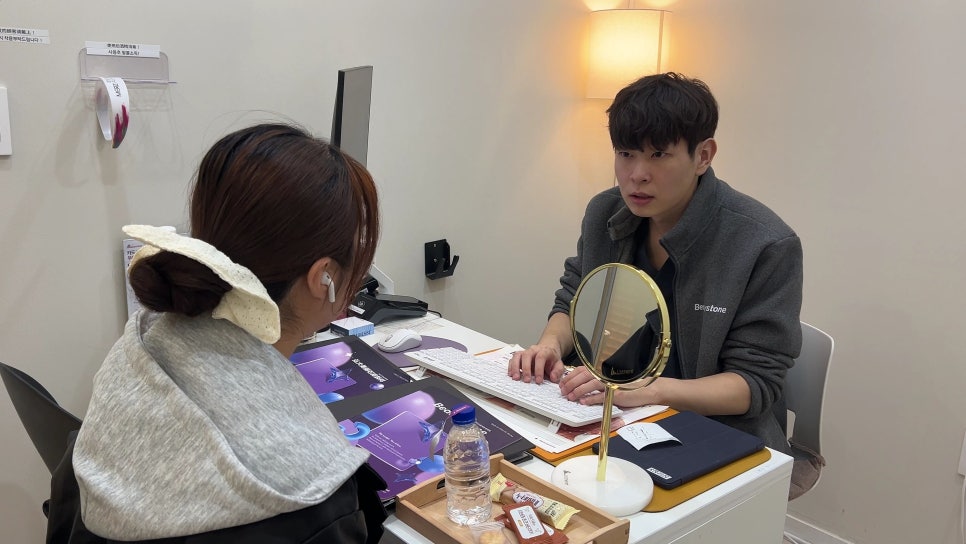 홍대역 피부과 어깨필러 리터치 1~2회, 시기가 결과를 결정합니다 관련 이미지 8