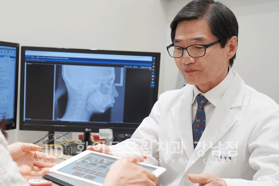 신논현역 라미네이트 / 과개교합 치아교정 + 왜소치 라미네이트 진행 case 관련 이미지 1