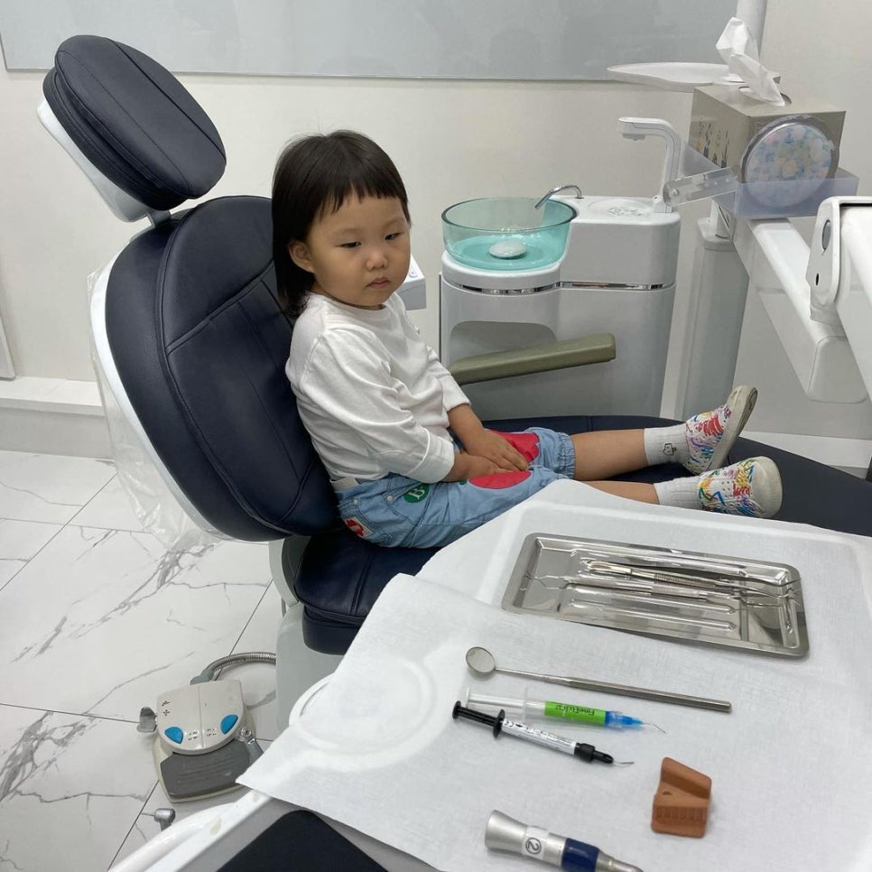 하영이의 인생 첫 치과 관련 이미지 2
