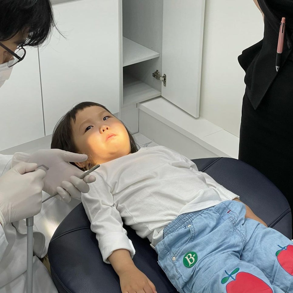 하영이의 인생 첫 치과 관련 이미지 1