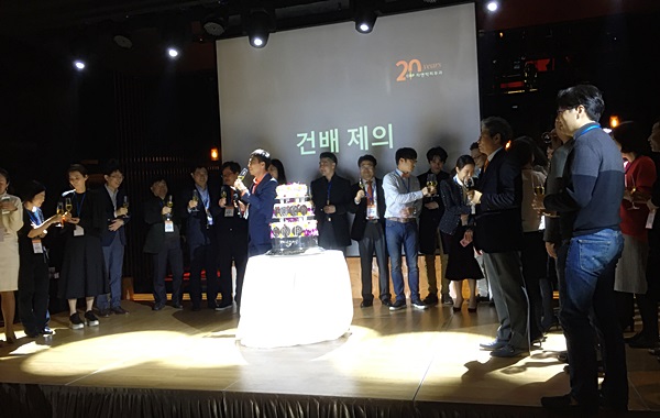삼성코엑스 다이닝바 루(Lu;)에서 열린 차앤박피부과 20주년 기념 파티 관련 이미지 12