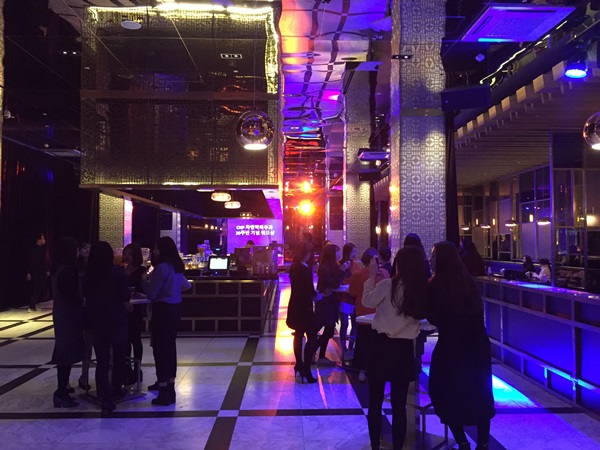 삼성코엑스 다이닝바 루(Lu;)에서 열린 차앤박피부과 20주년 기념 파티 관련 이미지 5