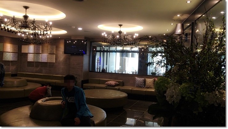 그냥 지나칠수 없었던 드마리스 용산점!! 관련 이미지 2
