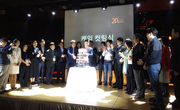 삼성코엑스 다이닝바 루(Lu;)에서 열린 차앤박피부과 20주년 기념 파티 관련 이미지 11