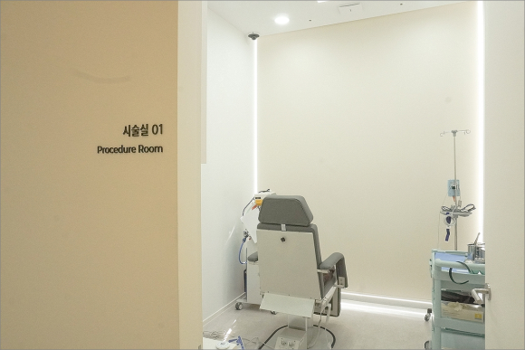 Mokdong Filler: Why the Face Looks Sunken and Standards for Natural-Looking Volume image 3