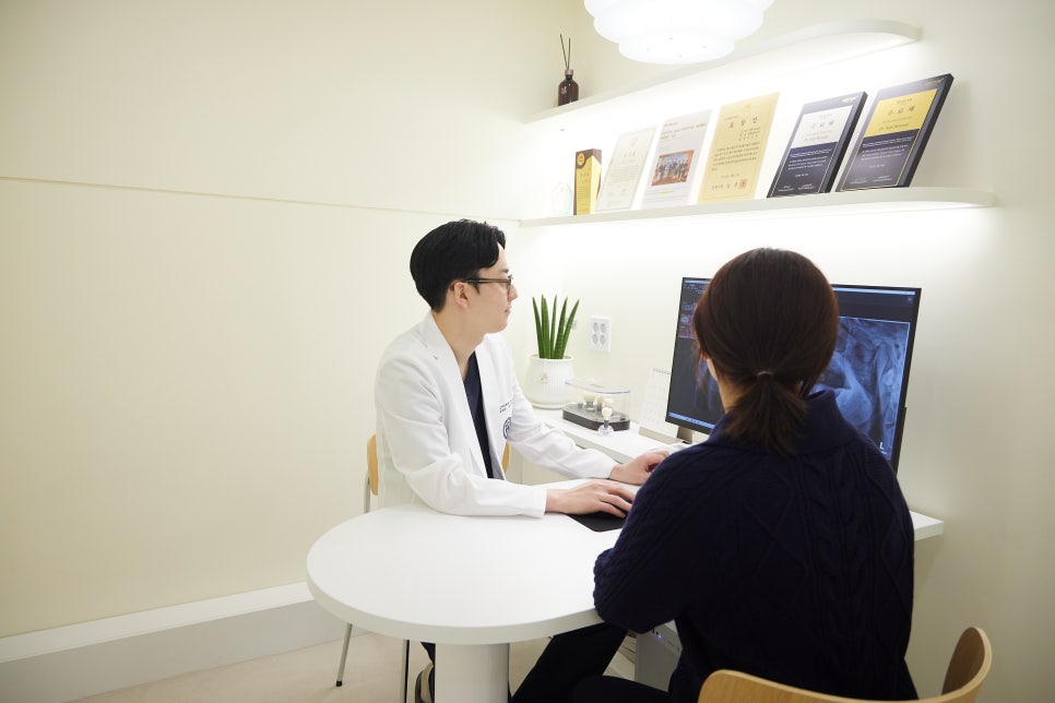 연세다감치과의 치아 깍지 않는 무삭제 라미네이트 (시술 후 변화와 관리법) 관련 이미지 1