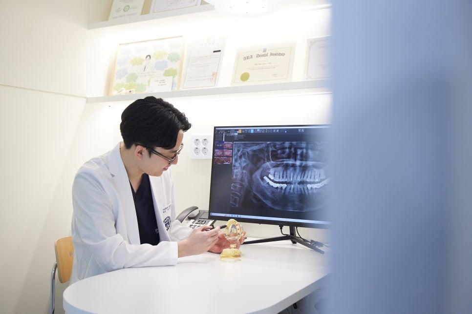 연세다감치과 대표원장의 사랑니 꼭 뽑아야 될까? 통합치의학과 전문의가 알려주는 기준 관련 이미지 7