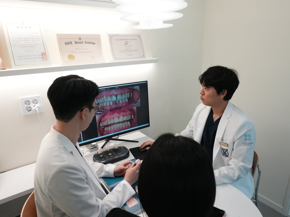 연세다감치과의 치아 깍지 않는 무삭제 라미네이트 (시술 후 변화와 관리법) 관련 이미지 7