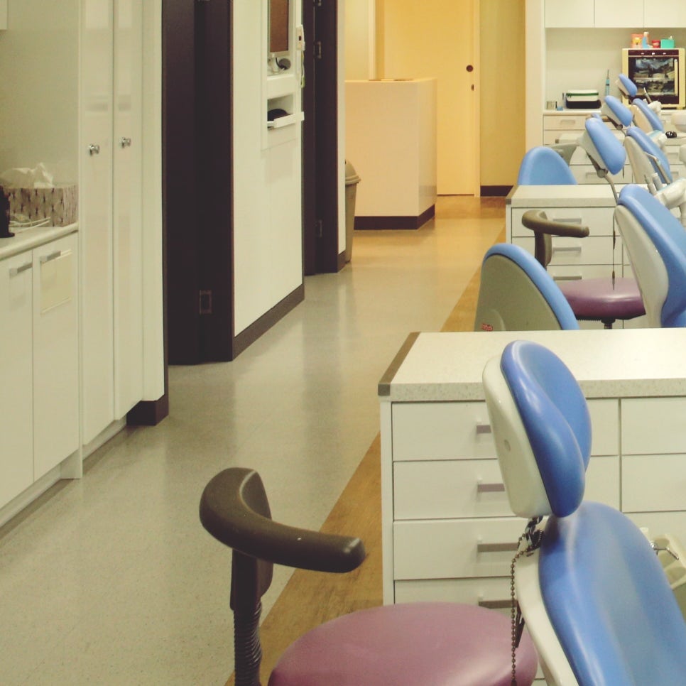 명동치과 잘 씹지 못하고 삼켜 힘드실 땐? 관련 이미지 23