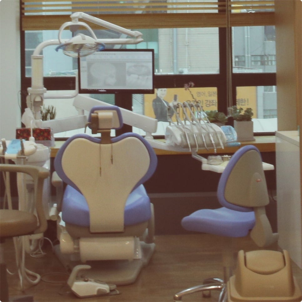 직장인도 종로야간진료치과에서 임플란트 식립 받을 수 있어요. 관련 이미지 14