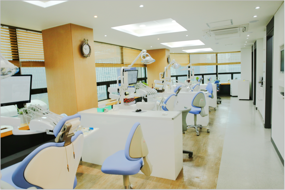 명동역치과 일상생활 중 치아가 흔들린다면 관련 이미지 5