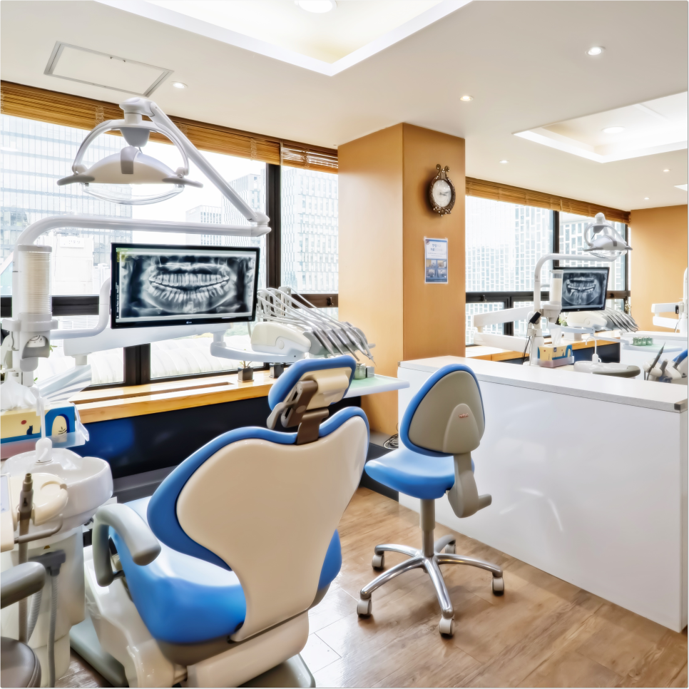 종로임플란트 아래 치아가 계속 위에 치아랑 닿는 거 같더니 위에 앞니가 깨졌어요 관련 이미지 17